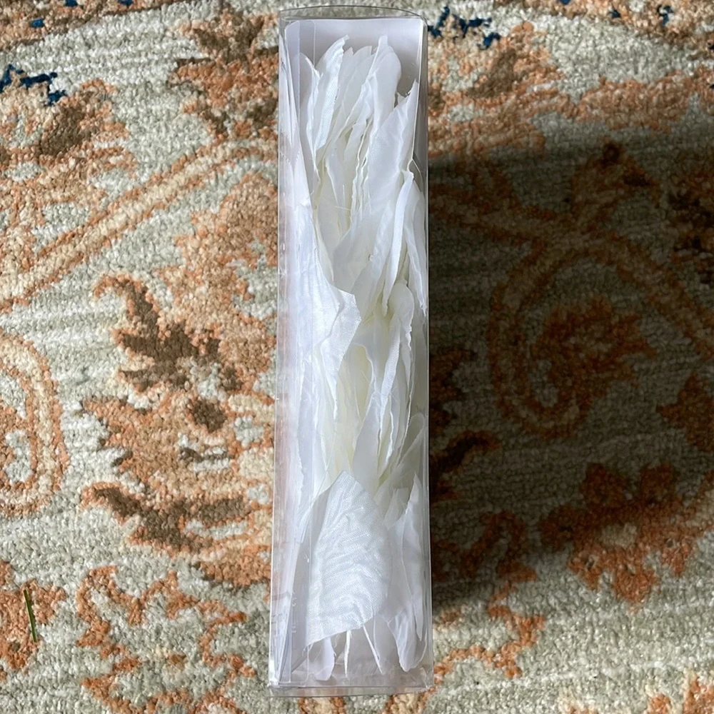 Bulk Pack of 300 Fake White Rose Petals For Weddings, Birthdays, Anniversaries